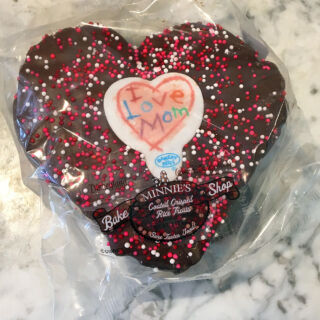 The perfect gift for the sweetest mom of all! Mother's Day Crisped Rice Treat